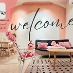 Paradigm Mall Johorbahru- Hyatt Palace-Netflix By Chilltime Homestay